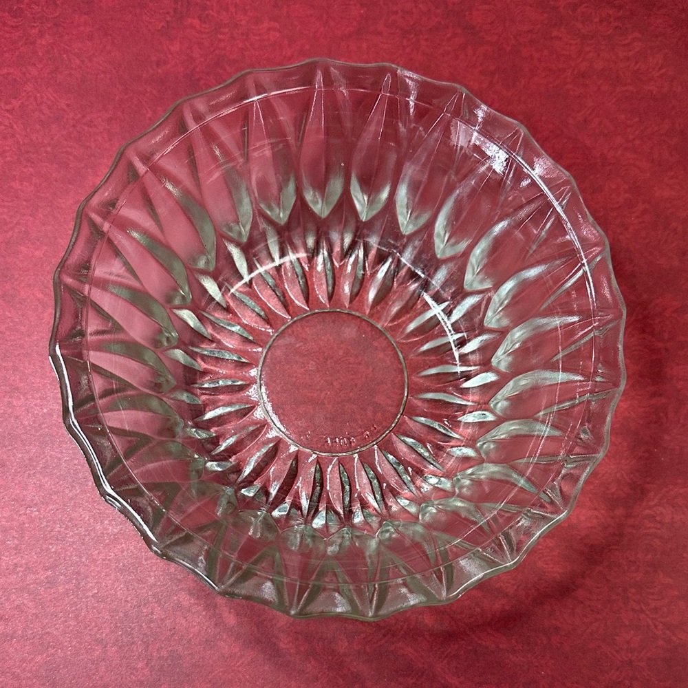 Hoosier Intricate Clear Glass Serving Bowl